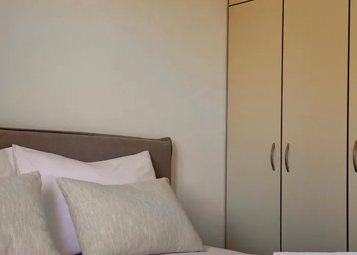 Apartment La Mare Posedarje